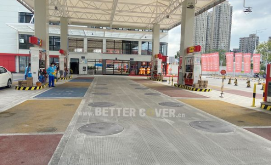 BETTER COVER provides waterproof GRP composite manhole covers for PetroChina and Sinopec. In severe weather with continuous high-intensity rainfall, BETTER COVER waterproof GRP composite manhole covers prevent the entry of surface water, effectively protecting the fuel tanks of gas stations from damage. Let's imagine a worst case scenario, if water seeps into an underground tank, we will have to dismantle the product and completely remove the gas by removing all fittings and pipes connected to the contaminated tank, which will take the gas station in question out of service for a long time time. This costs time and money, coupled with poor customer experience, resulting in lost customers. China is a country with a large population. With the development of the country, most gas stations have at least 4 oil tanks, which also increases the frequency of vehicles at gas stations. BETTER COVER waterproof GRP composite manhole covers must be able to withstand the daily pressure of continuous traffic, including heavy Vehicle (BETTER COVER waterproof GRP composite manhole cover, quality conforms to EN124:2015, rated load D400 (40TON)) At the same time, China has four distinct seasons, and the winter in Harbin in the north is -28°C The summer in the southern region is very hot, and the city of Yanhai is humid in all seasons, and there is a long rainy season, which is easy to accelerate corrosion. BETTER COVER waterproof GRP composite manhole cover is made of special composite material, which has strong weather resistance, Won't rust over time like ductile iron or resin manhole covers, meaning they'll last the life of each site. At the same time, the manhole cover made of composite material has anti-static function, which can effectively prevent the harm caused by conduction in thunderstorm weather.